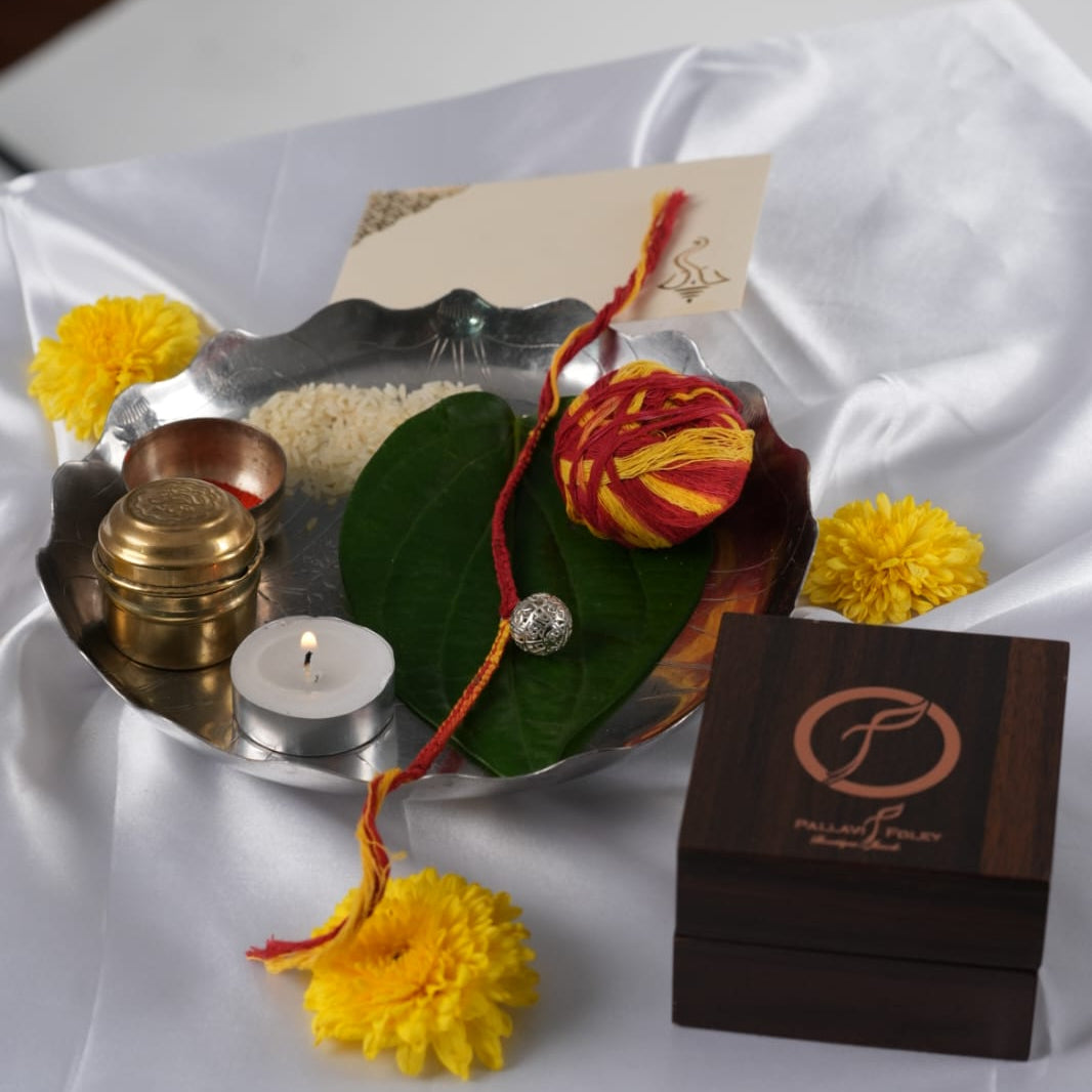Rakhi Ganesha Shloka (Globe) Silver