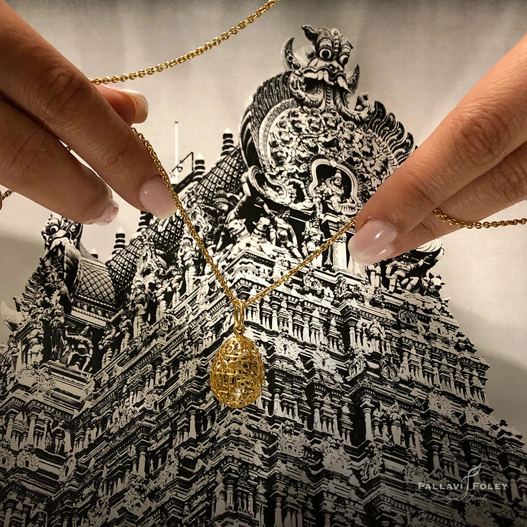 Gayatri Mantra Egg (Pendant- Large)