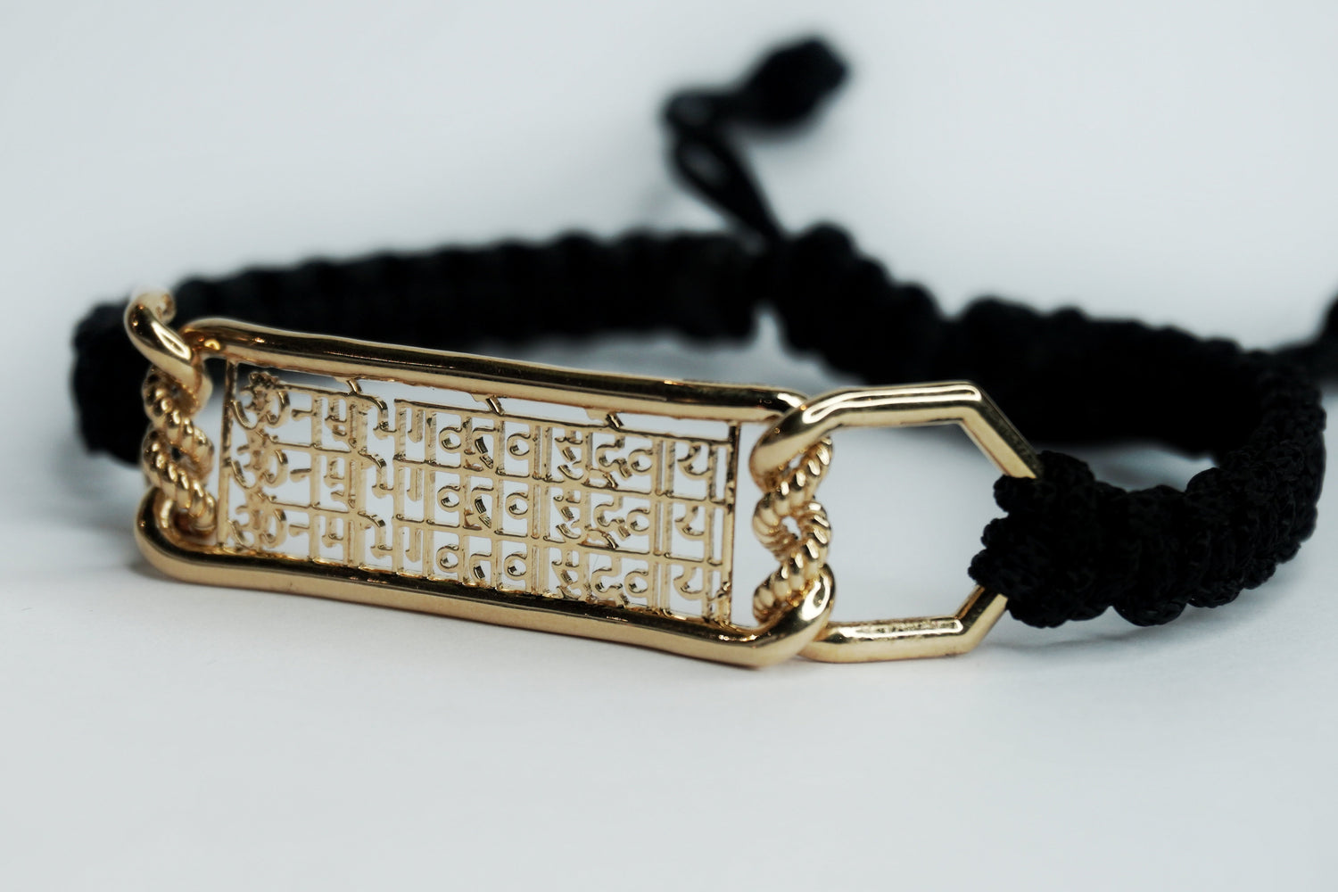 Om Namo Bhagavate Vasudevaya Bracelet (18KT GOLD)