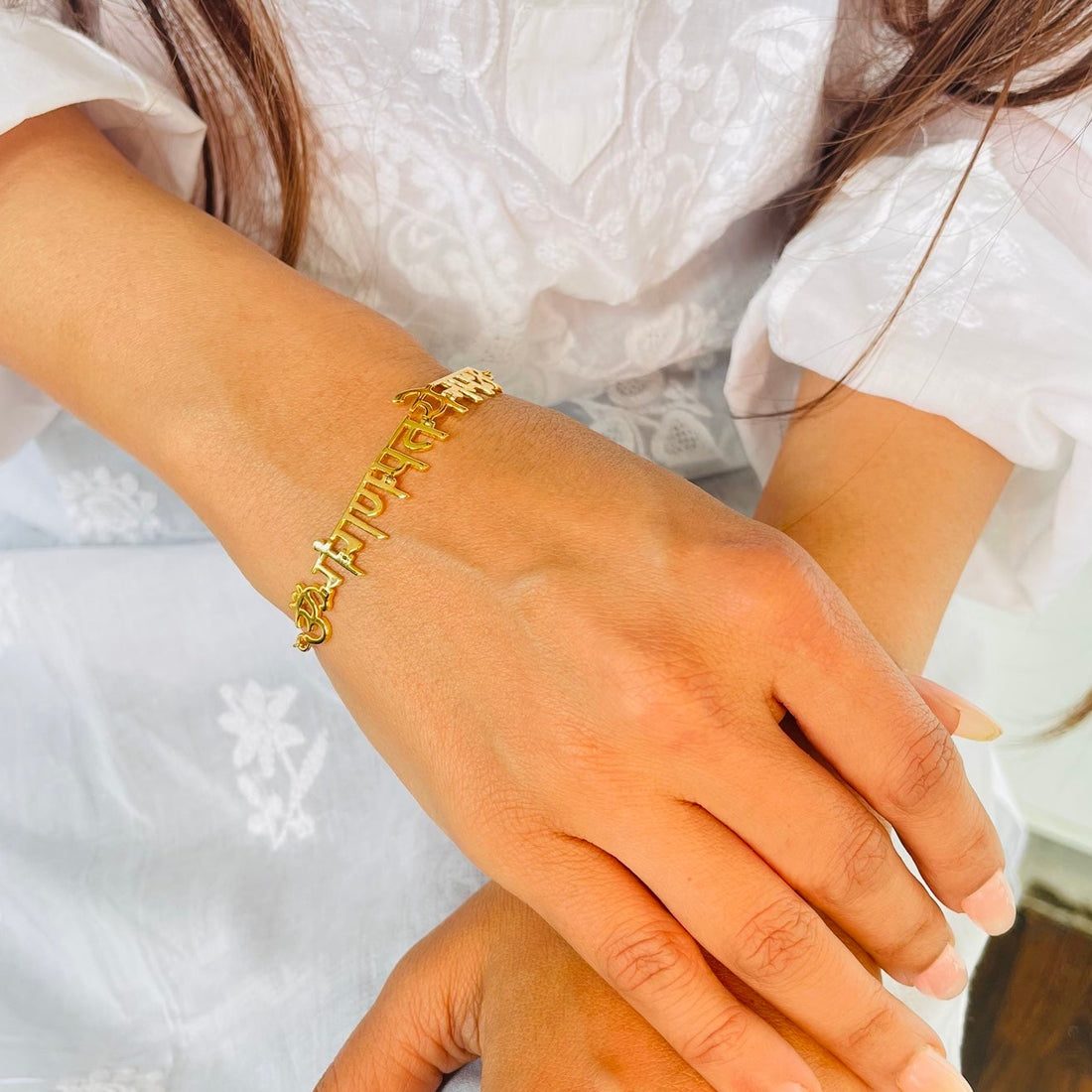 Om Gan Ganpataye Namaha (Bracelet- Gold)