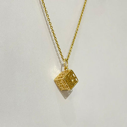 Ganesh Mantra Cube Pendant (18kt Gold)