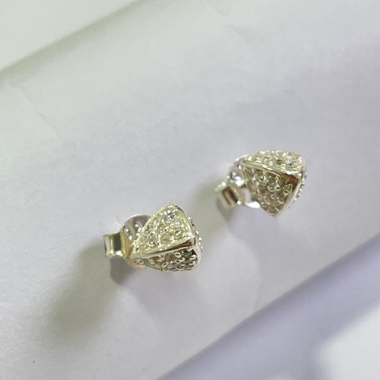 3 Space Pyramid Shine Medium Ear Studs (925 Sterling Silver)