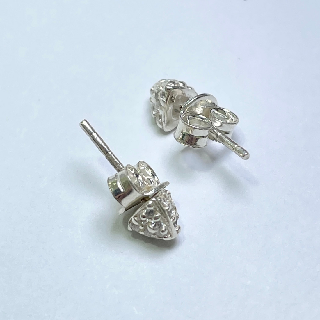3 Space Pyramid Shine Medium Ear Studs (925 Sterling Silver)