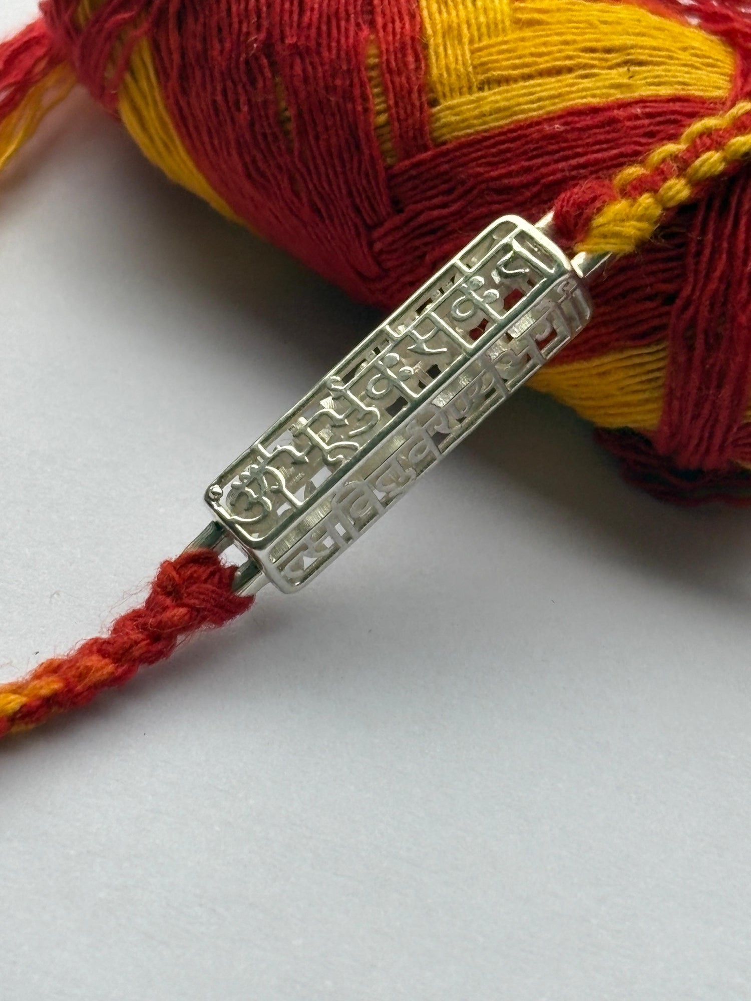 Rakhi Gayatri Mantra Cuboid Small Gold